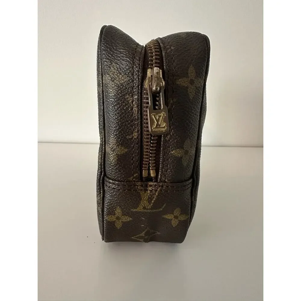 Louis Vuitton Monogram Toiletry Pouch - Picture 4 of 14